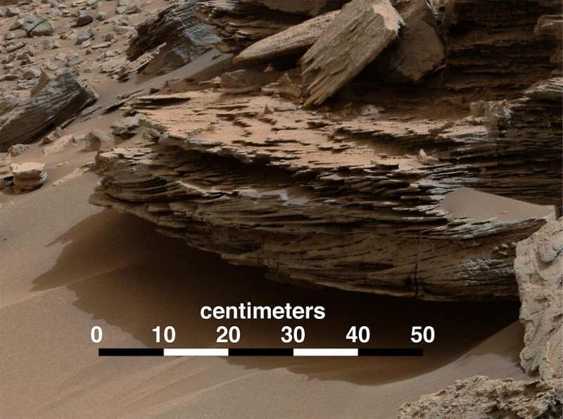 Curiosity rover finds ancient lake in Martian crater