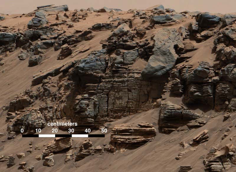 Curiosity rover finds ancient lake in Martian crater