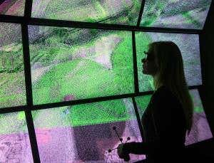 3D wall immerses you in an earthquake