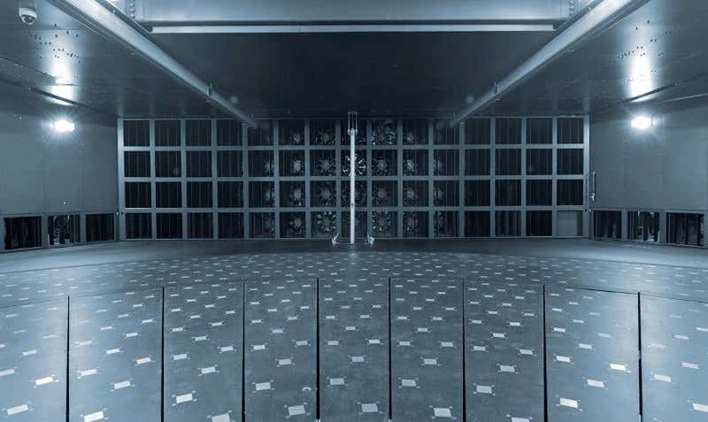 The lower chamber's main fan wall