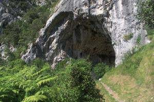 Red Lady cave burial reveals Stone Age secrets