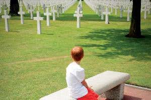 Life before death: How dying affects living minds