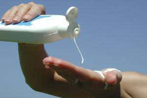 Mix fish secretions with shrimp shells to make super sunscreen