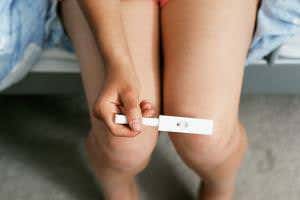 Early pregnancy test may predict miscarriage and chance of twins