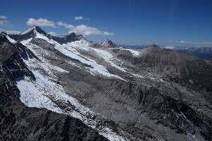 Sierra Nevada's 500-year snowpack low deepens California drought