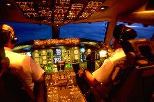 Breath sensor quickly warns when pilots are low on oxygen