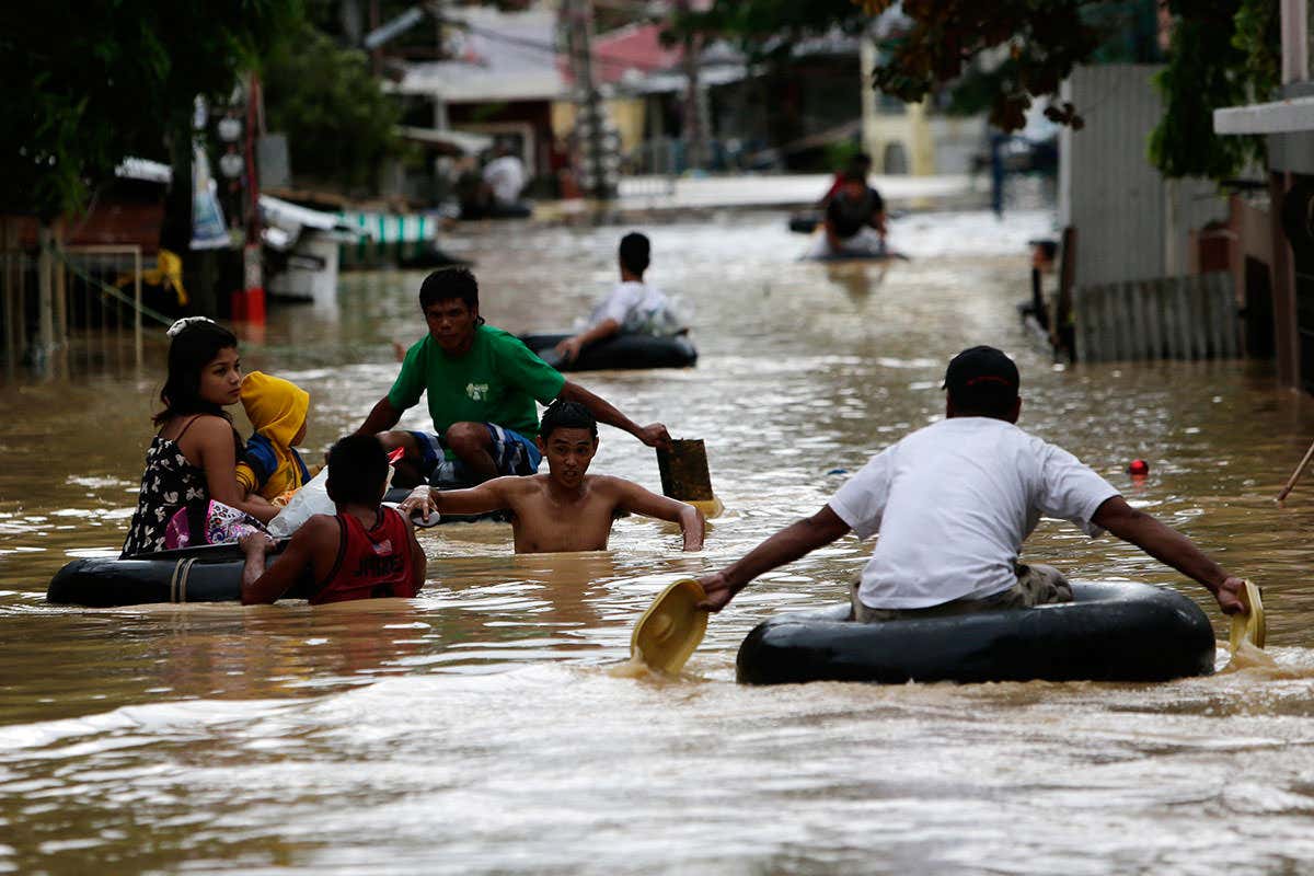 Slow typhoon Koppu to drop one metre of rain on the Philippines