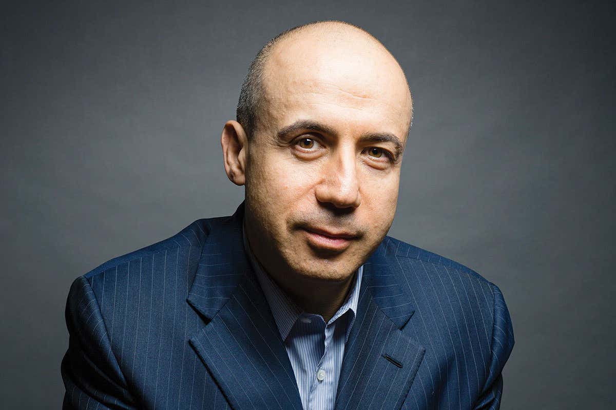 Breakthrough prize billionaire wants scientists to be heroes