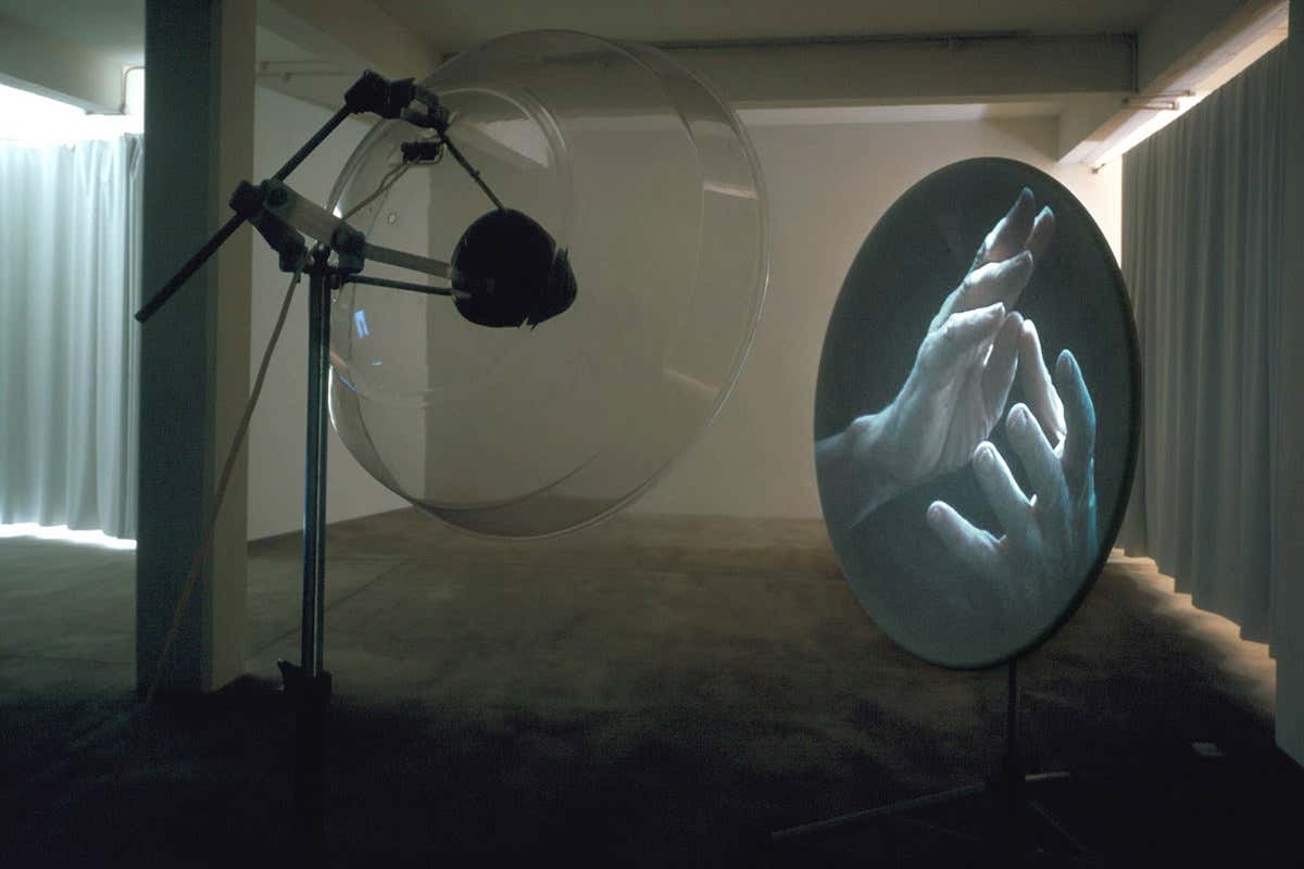 Visible thoughts at the fringes of consciousness