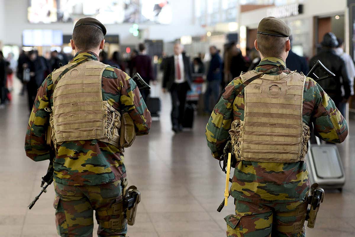 Belgian soldiers patrol Brussels airport three days after Paris attacks