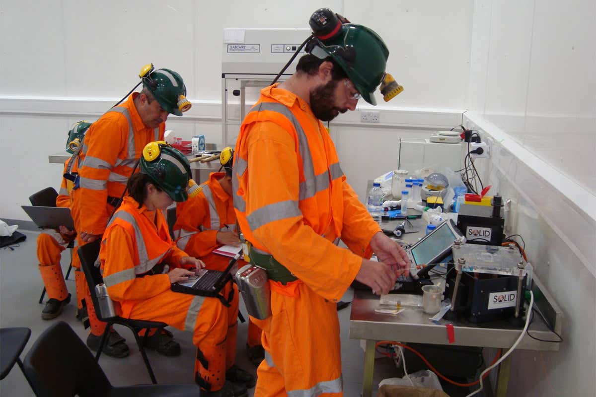 Felipe Gomez and his team from the Centro de Astrobiología in Madrid and they are running rock samples through their immunoassay machine (SOLID), inside the Boulby Underground Laboratory
