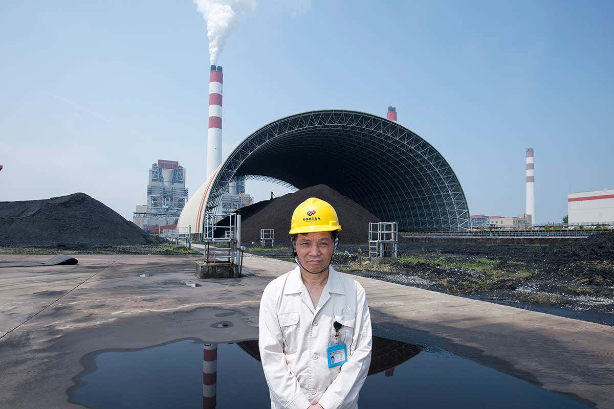 Feng Weizhong at Shanghai Wai Gaopiao Number 3 Power Generation
