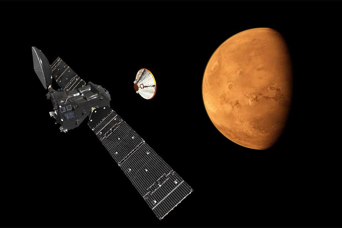 Space craft pictured next to Mars