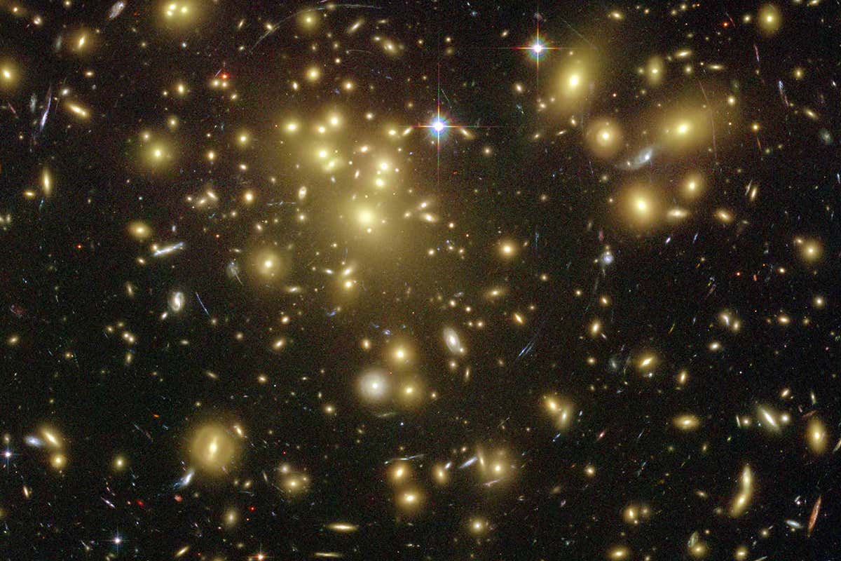 Galaxy cluster with lensing effects