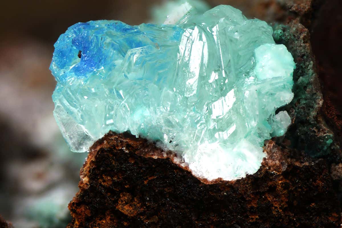 Simonkolleite found in a copper mine in Arizona