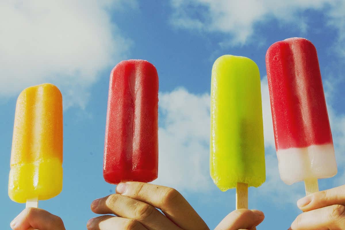 Strange ice lolly icicles seen floating in clouds above the UK
