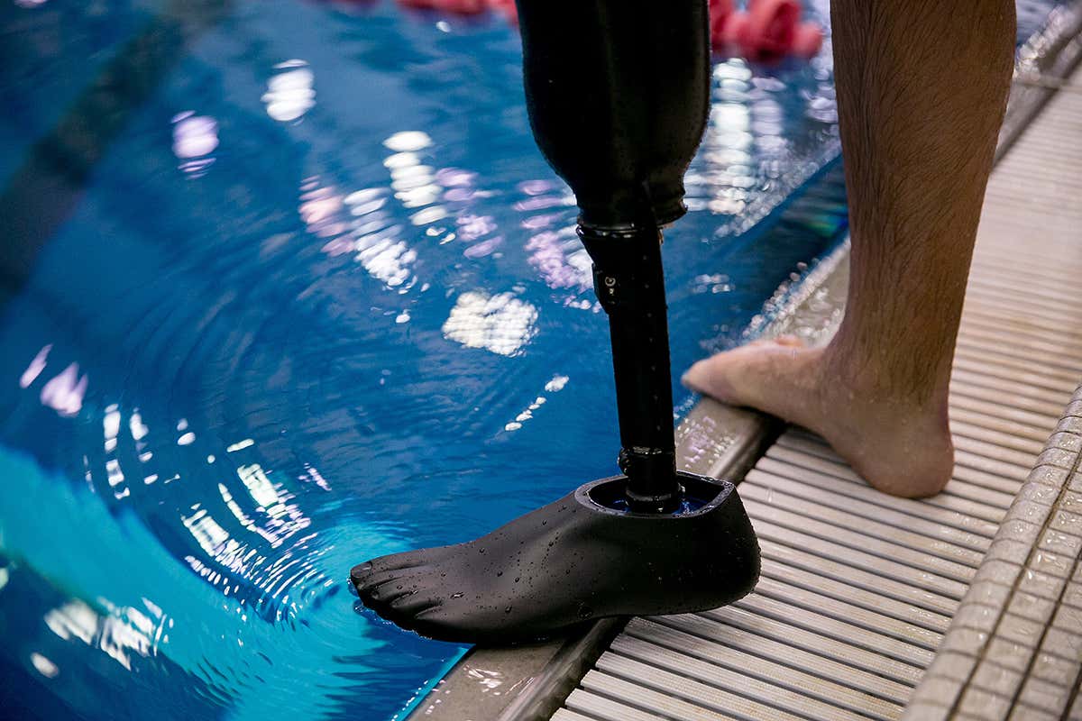 Amputees control avatar by imagining moving their missing limbs