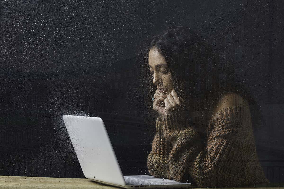woman at her laptop