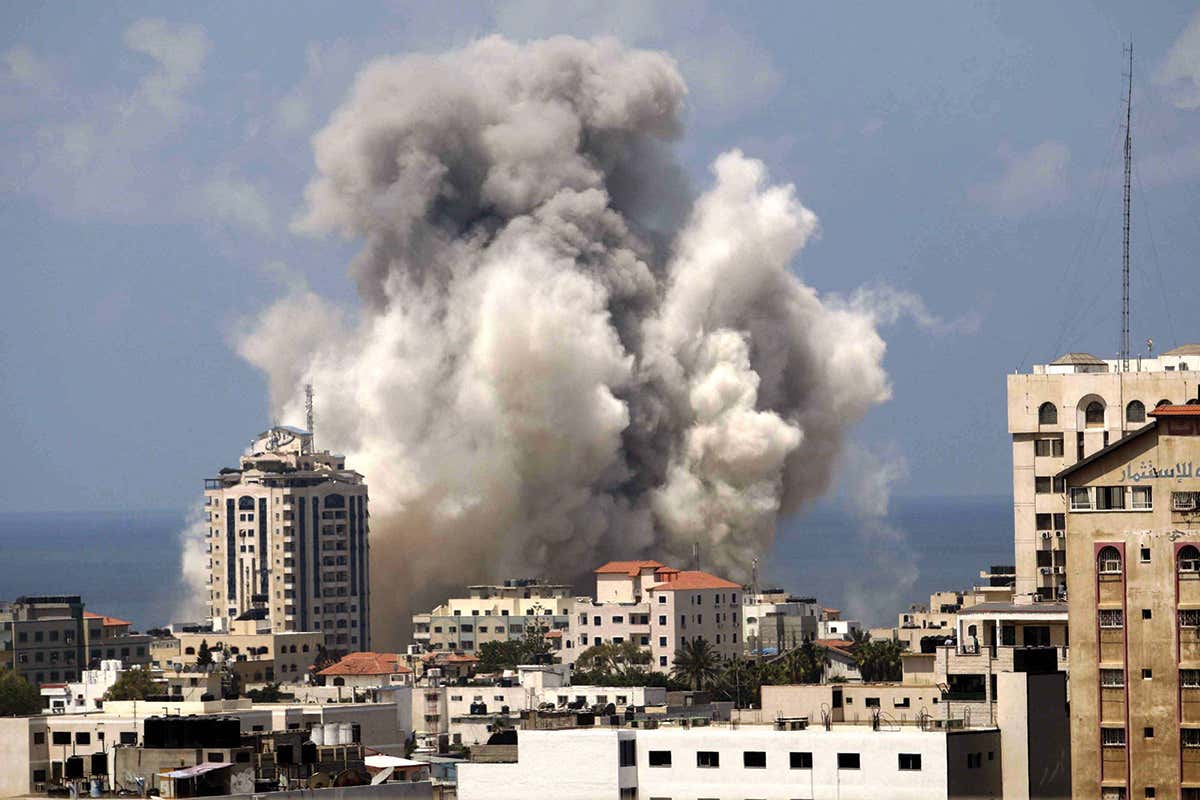 Social media exposes attacks on Gaza with images of bomb clouds