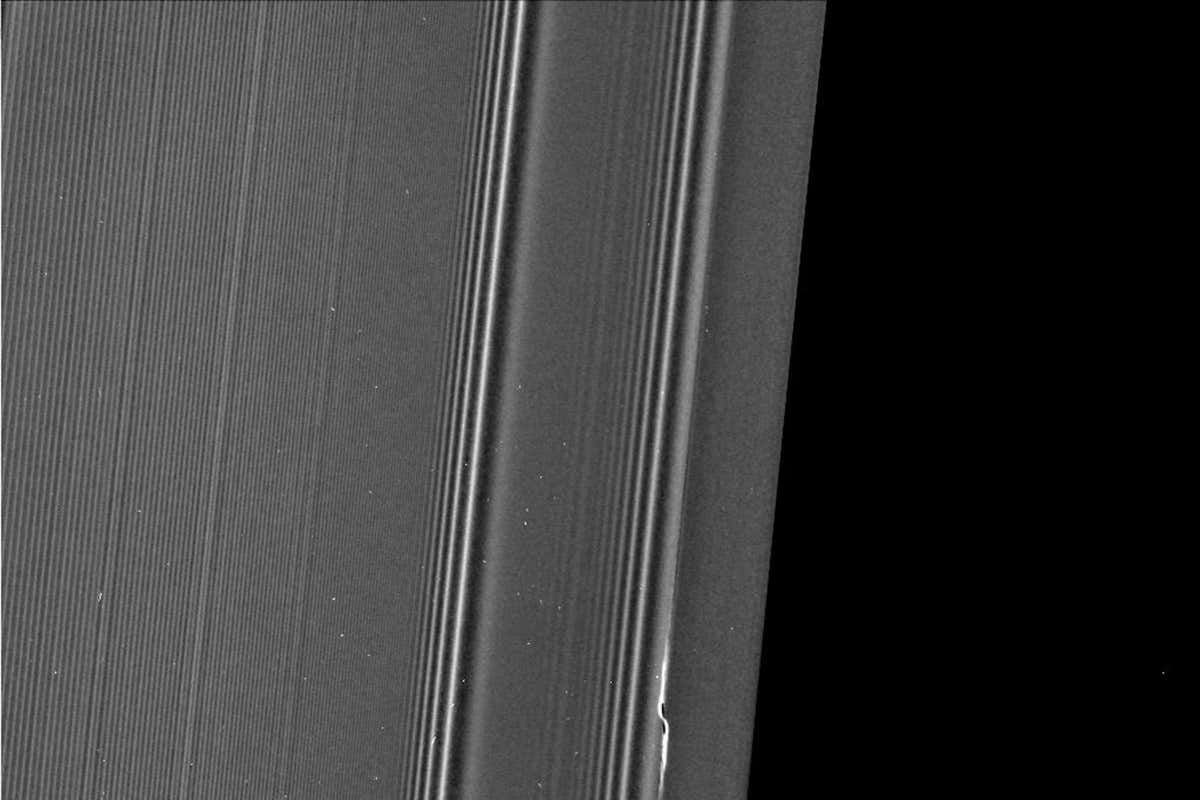 Cassini takes last look at the ring patterns made by mini moons