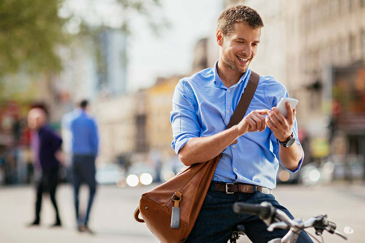 Cyclist carrying Flow
