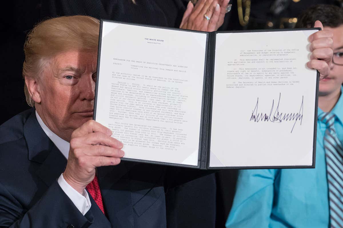 Trump signs memorandum on opioids
