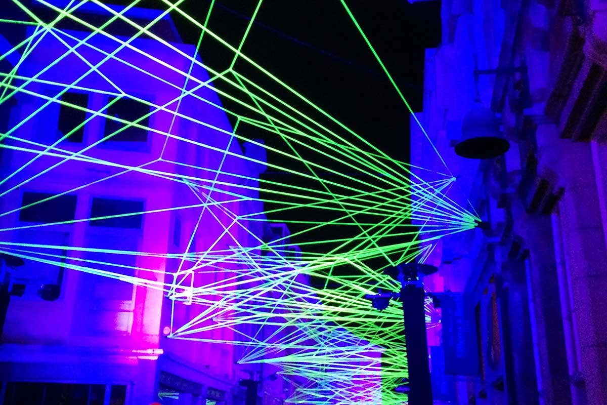 Three photons stick together to create a new form of light