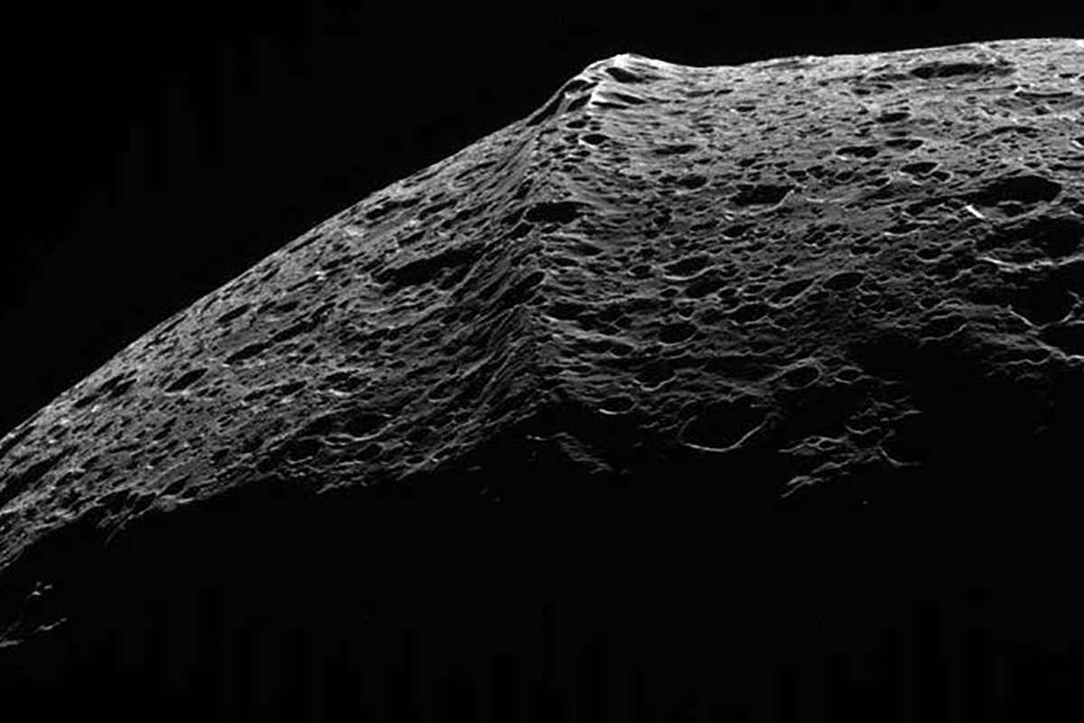 A mountain range on Saturn’s moon Iapetus may be a former ring