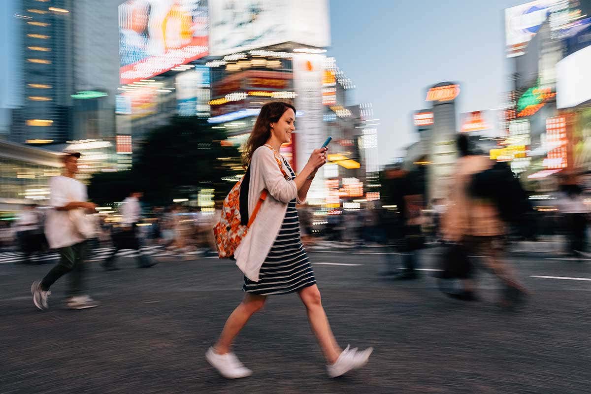 Stretchy ‘electric skin’ generates power from your movements
