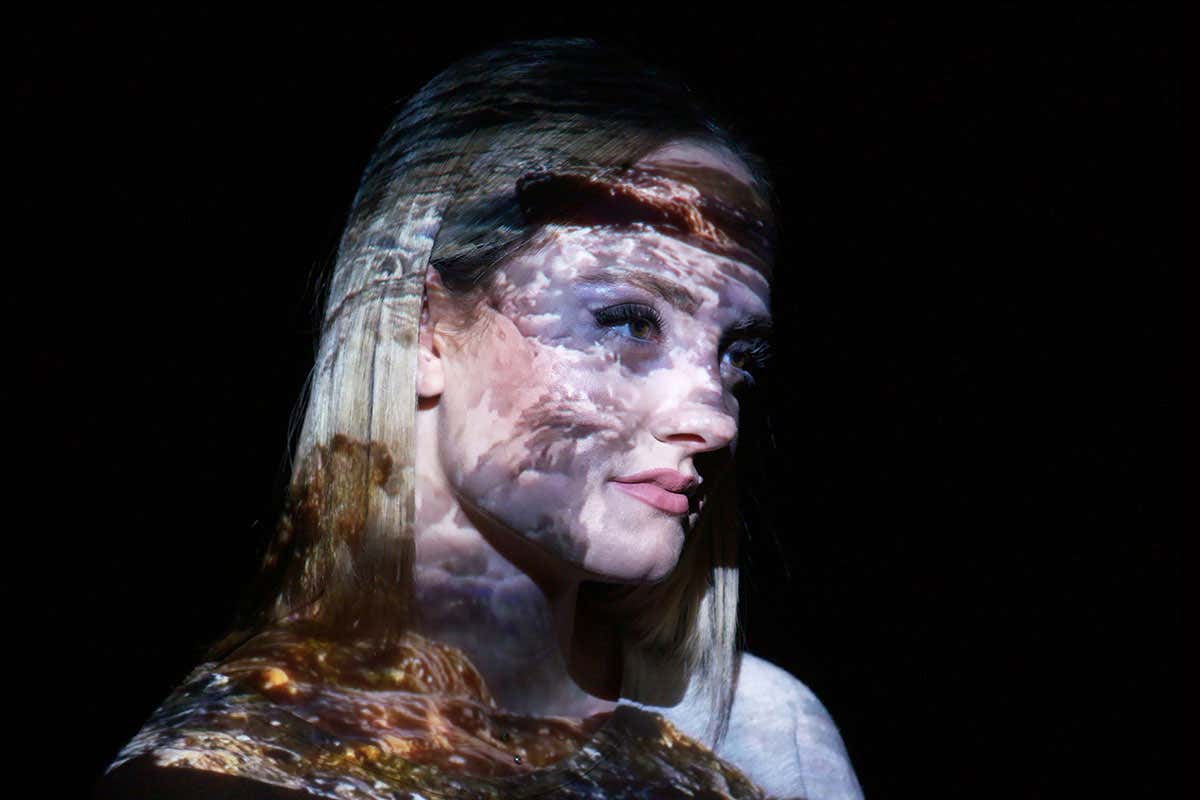 Brain zap can make people re-experience old dreams while awake