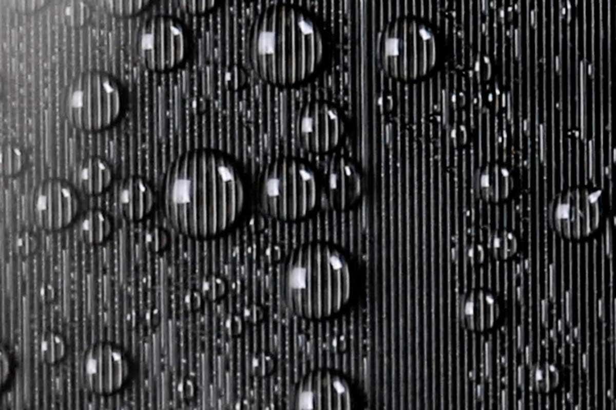 Sticky yet slick material pulls water from foggy or humid air