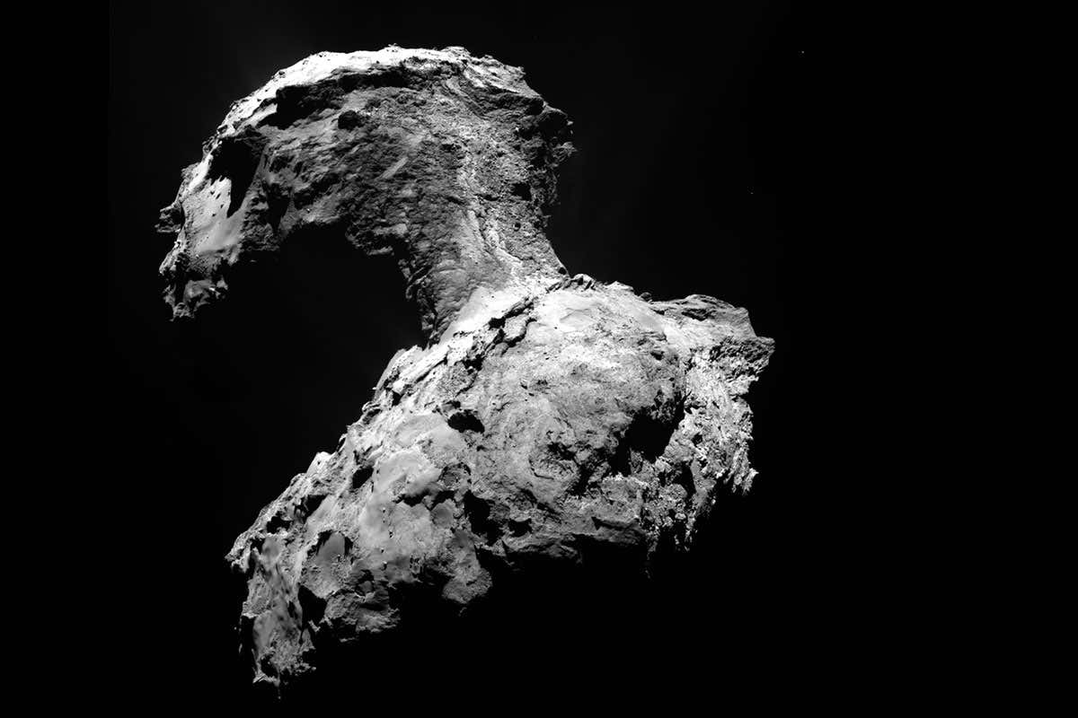 Amazing GIF shows dust and cosmic rays raining down on comet 67P