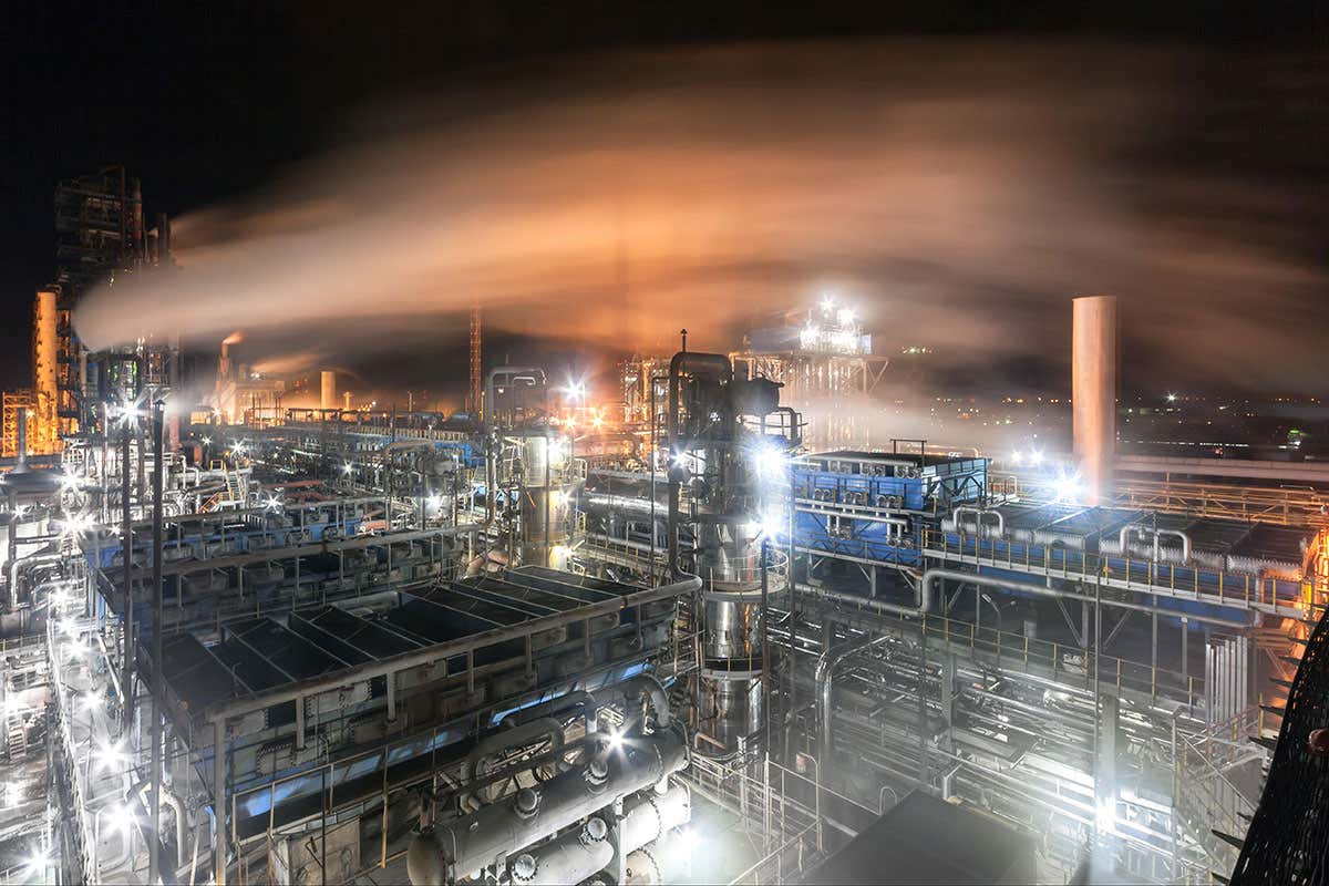 Fertiliser feeds us but trashes the climate – now there's a fix