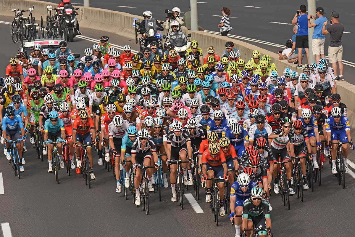 A hundred cyclists jostle for position