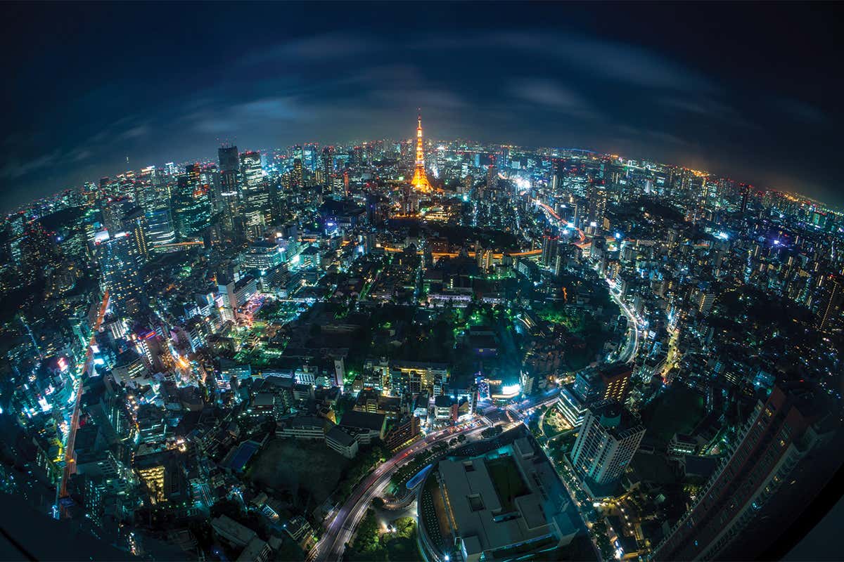 Tokyo by night