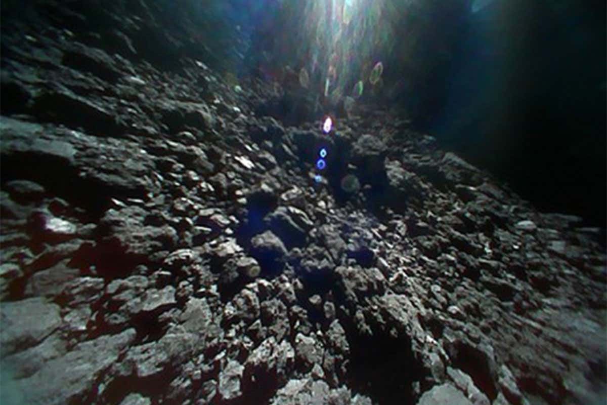 The rocky surface of asteroid Ryugu
