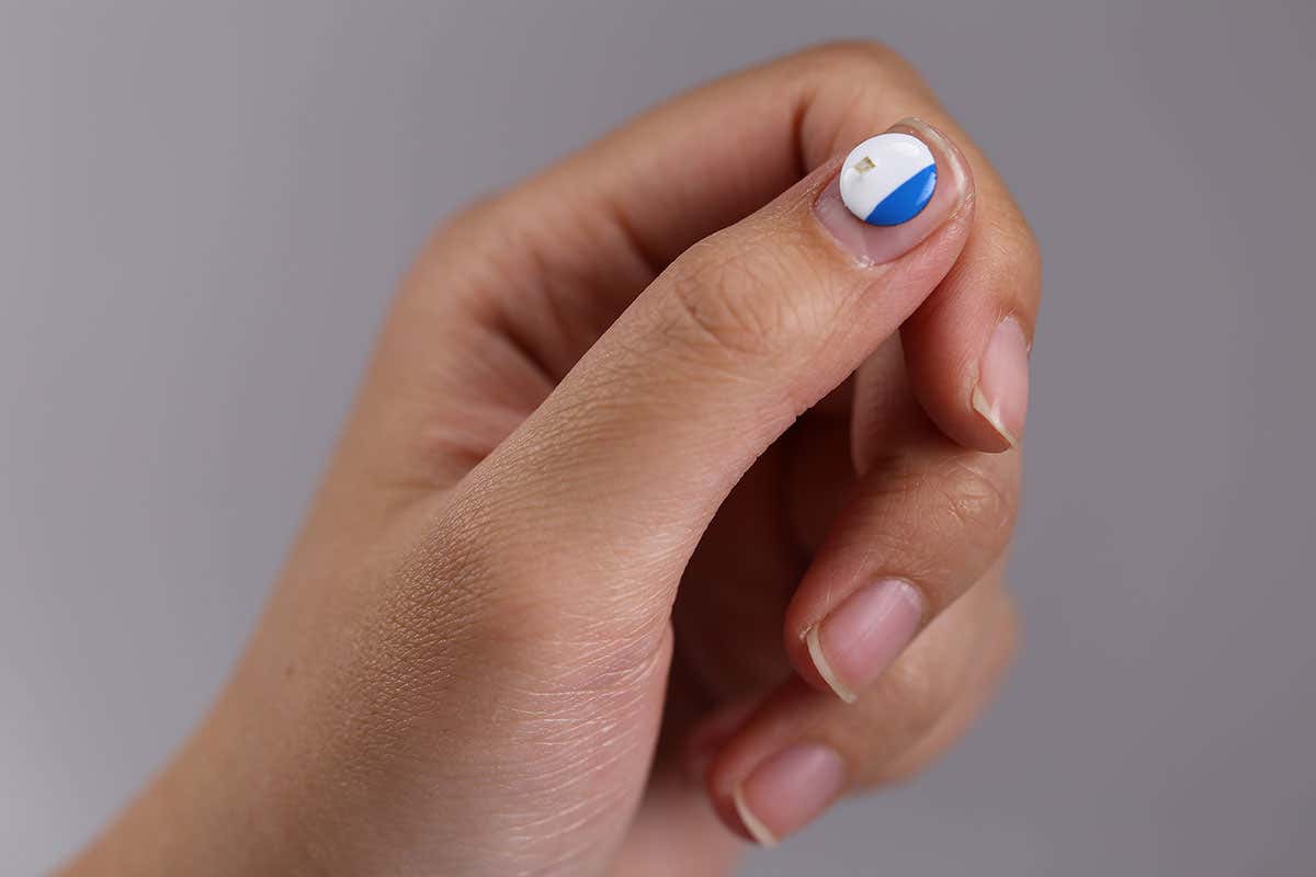 skin sensor on fingernail
