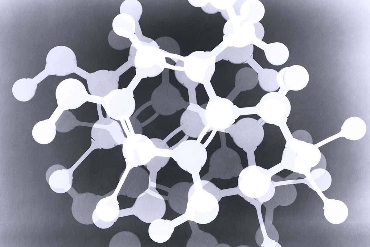 Vibrating crystal made of 10 billion atoms smashes quantum record