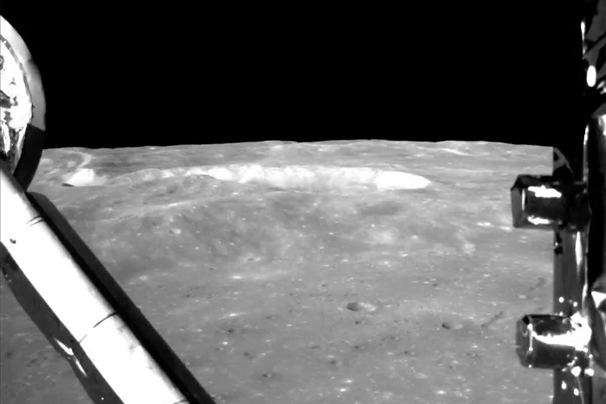 Video shows the moment China's Chang'e 4 landed on moon's far side