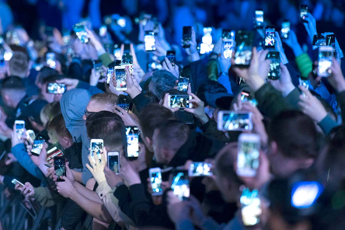 'Digital sobriety' can halt tech-fuelled global warming, says report