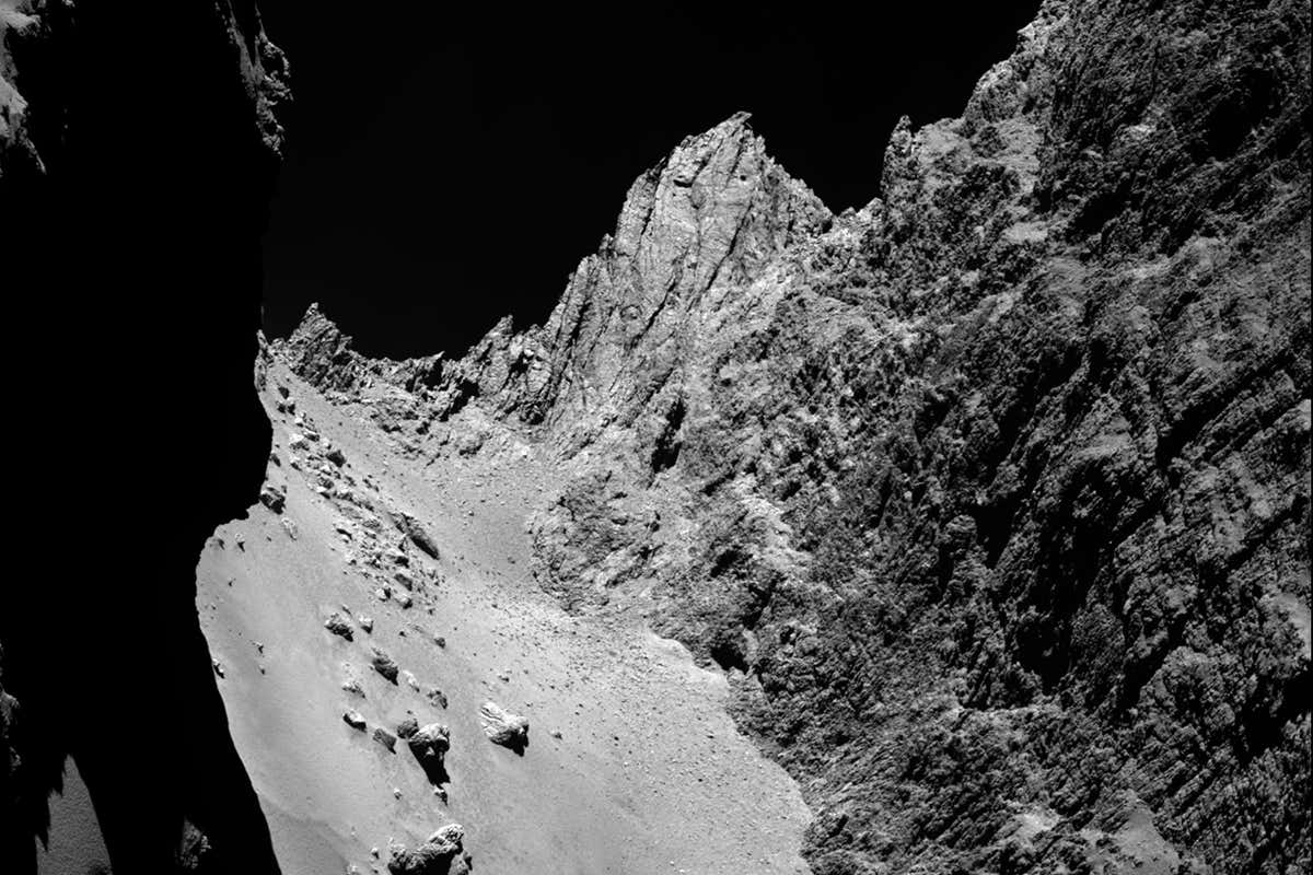 Cliffs on comet 67P wander across the landscape in summer