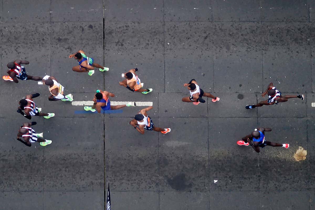 Runners from above