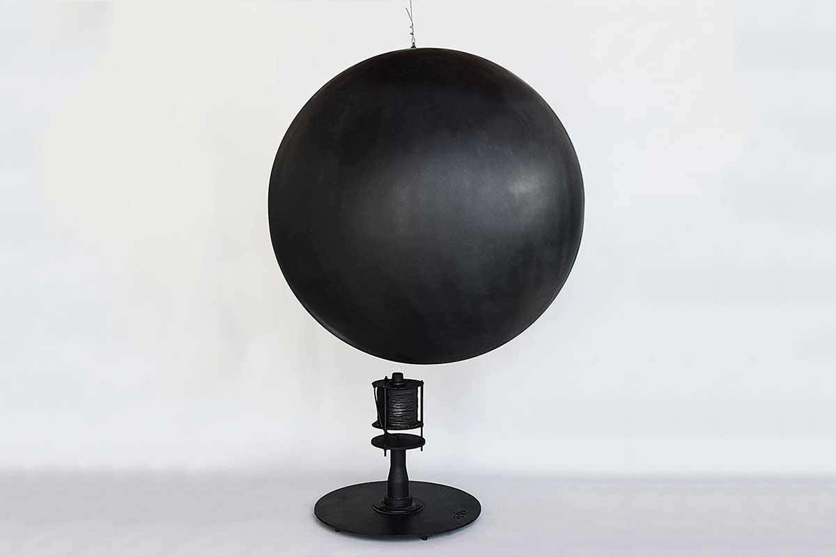 Electromagnetic sphere