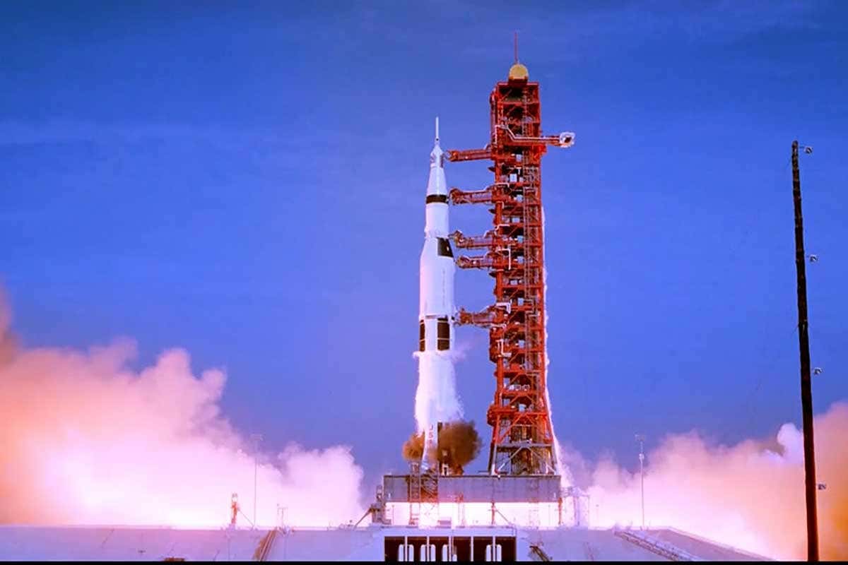 Don't miss: men on the moon, robots in orbit and museums in the street