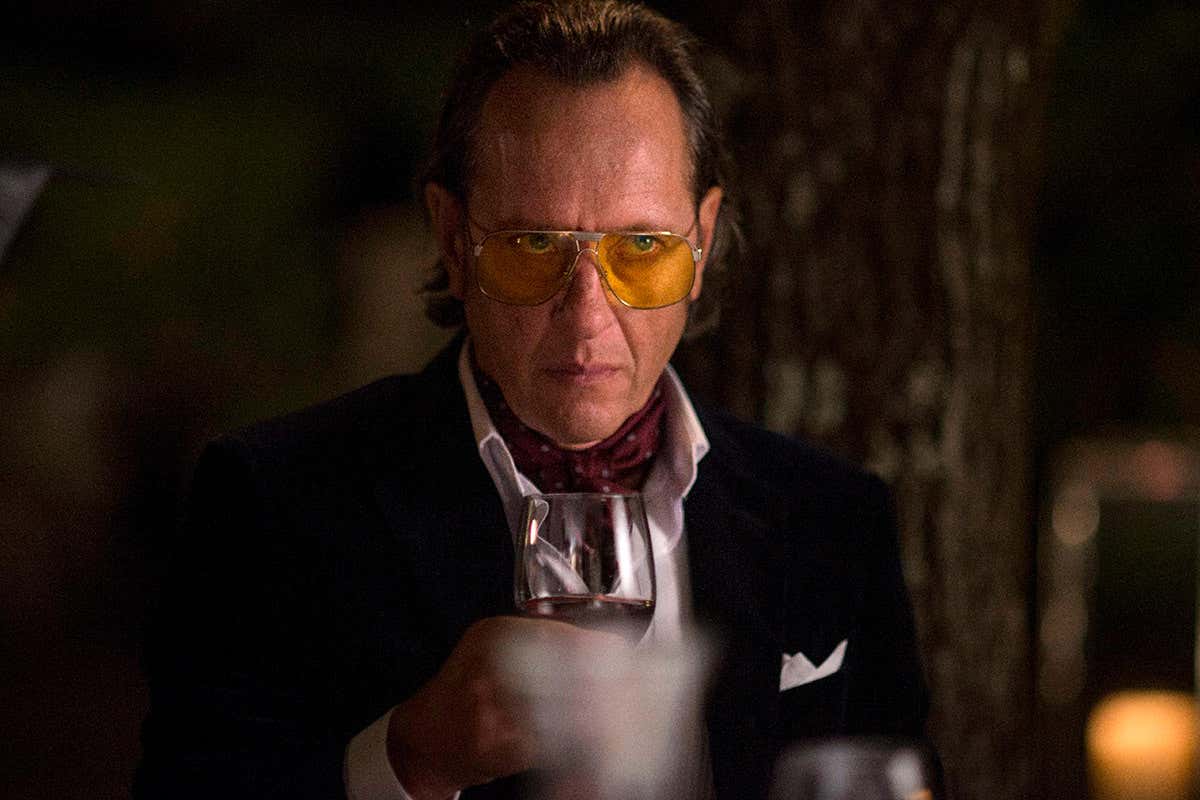 Yellow glasses don’t help night drivers spot dangers any faster