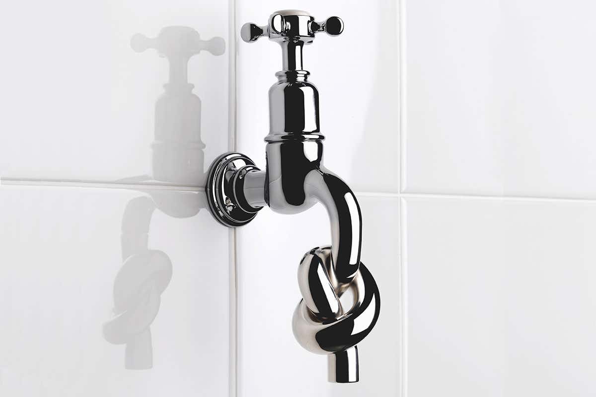 A strange new type of crystal is made of fluid tied into knots