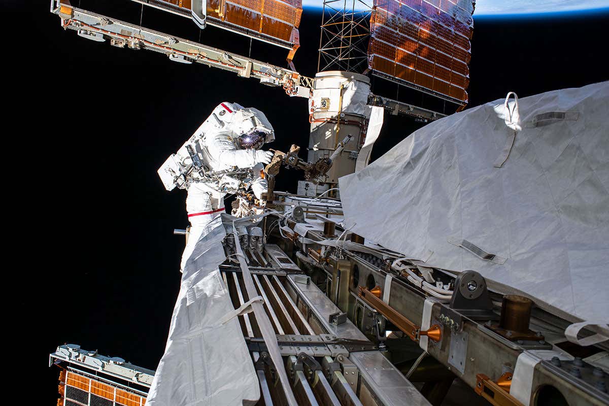 Astronaut working on the outsdie of the International Space Station
