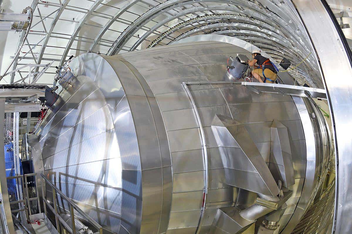 The main spectrometer of the Karlsruhe Tritium Neutrino Experiment