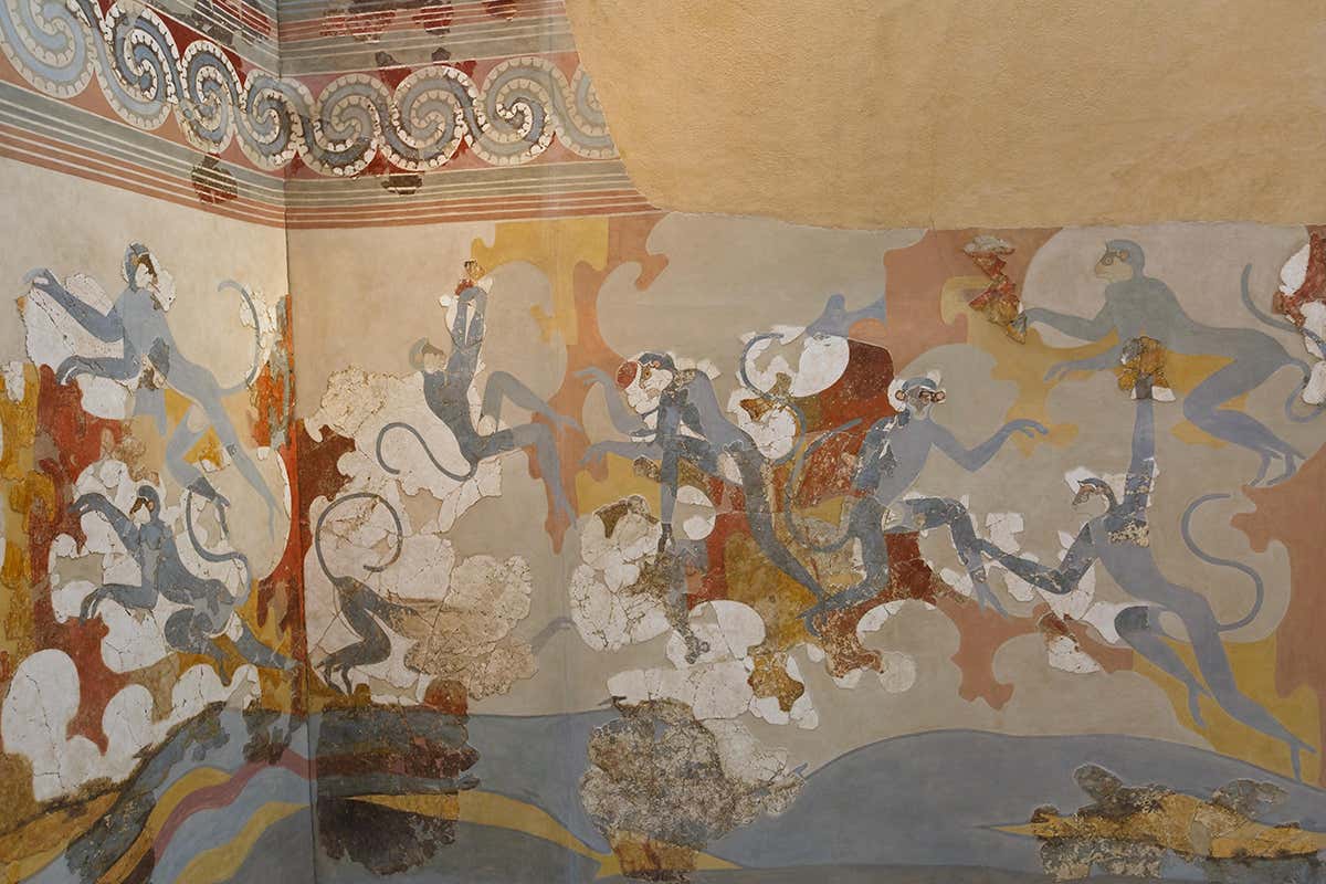 H8NH0B Museum of Prehistoric Thera in Fira, Santorini.