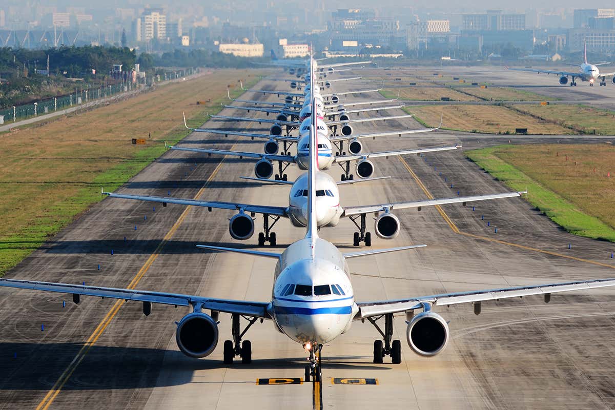 planes waiting for take off